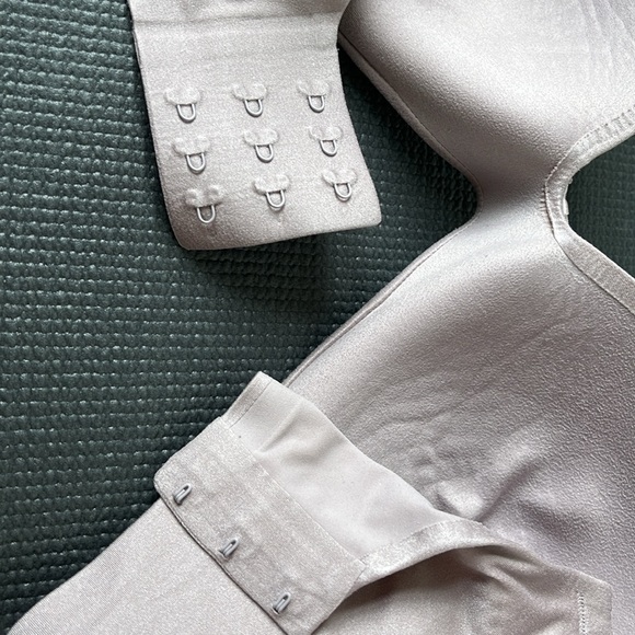 Victoria’s Secret Lined Demi - Picture 4 of 5